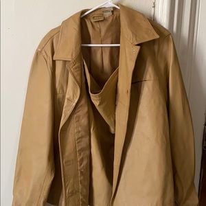 Beige leather skirt set